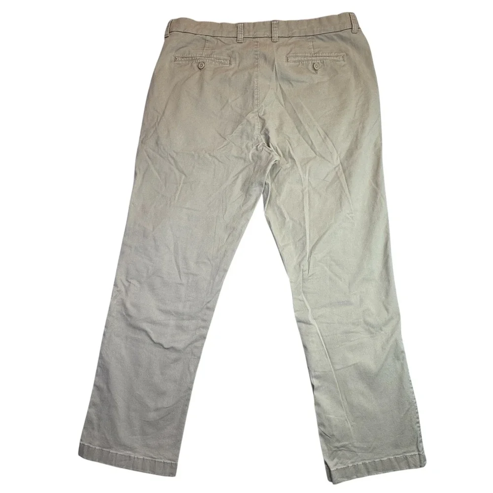 Roundtree & Yorke Casuals Men Khaki Chino Pants Stretch 40x30 Flat Front (38x29)